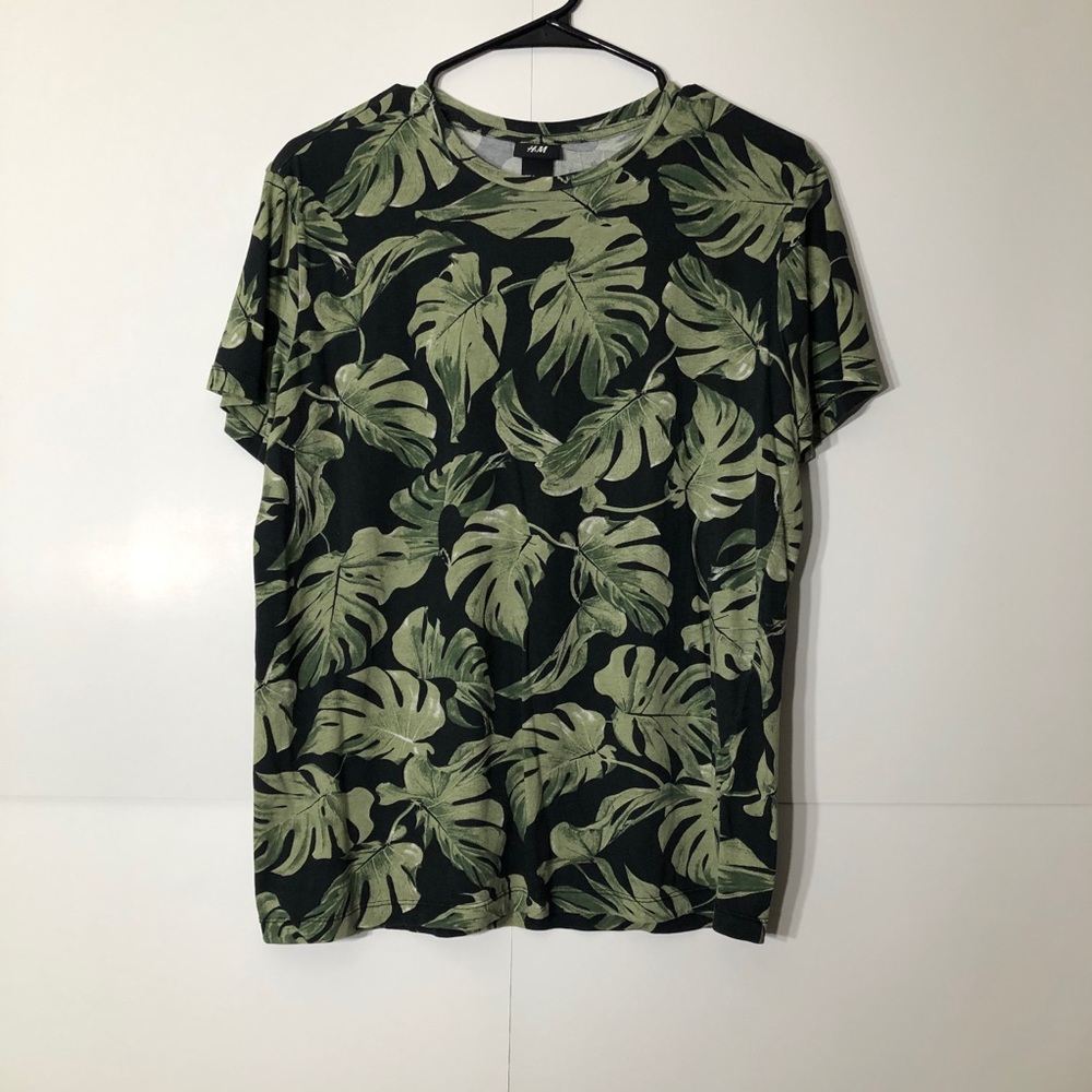 3/$20 H&M leaf shirt size S
